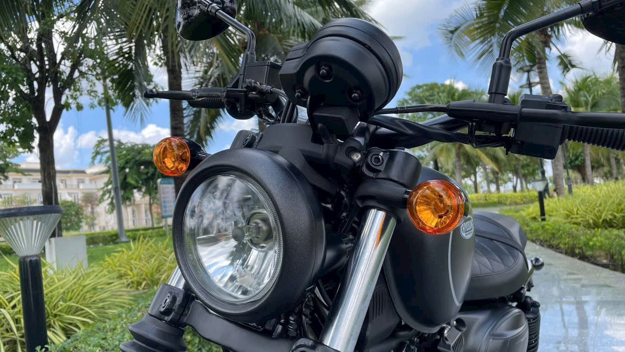 Hyosung GV300S Màu Đỏ Đen, Thương Hiệu Hàn Quốc Động Cơ V-Twin